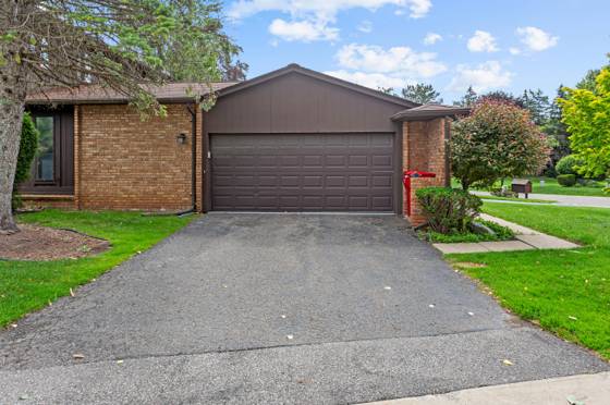 2260 Bordeaux Street, West Bloomfield, MI 48323 photo 2
