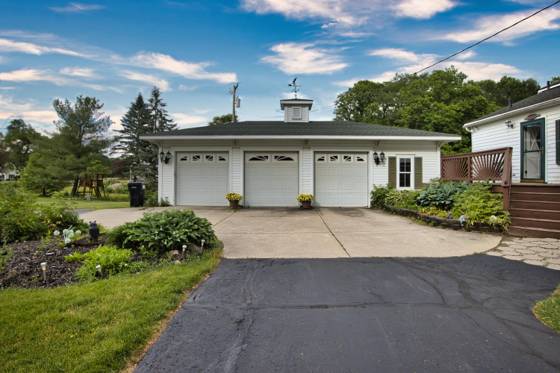 8045 Chilson Road, Pinckney, MI 48169 photo 2