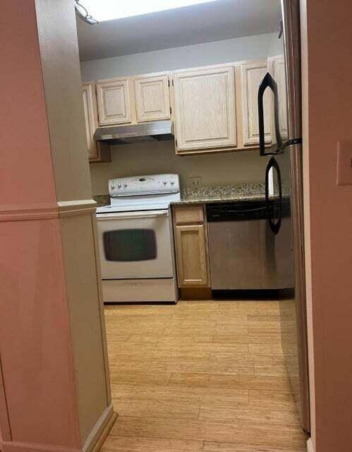 2233 S Huron Parkway, Ann Arbor, MI 48104 photo 4