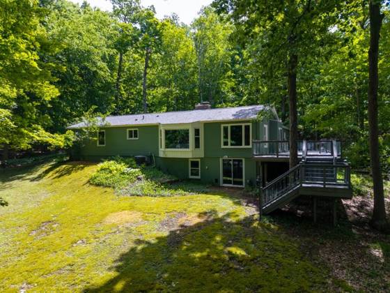 4085 E Loch Alpine Drive E, Ann Arbor, MI 48103 photo 2