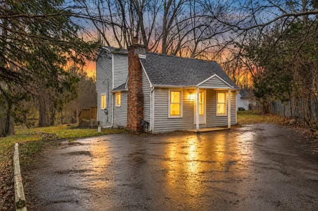 278 E Peterson Drive, Brighton, MI