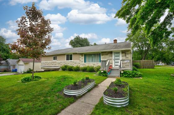 5345 Clinton River Drive, Waterford, MI 48327 photo 2