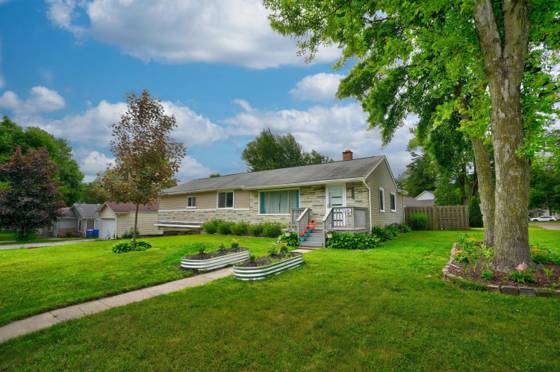 5345 Clinton River Drive, Waterford, MI 48327 photo 5