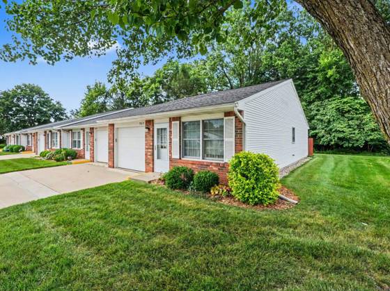 563 Yorkshire Square, Milan, MI 48160 photo 2