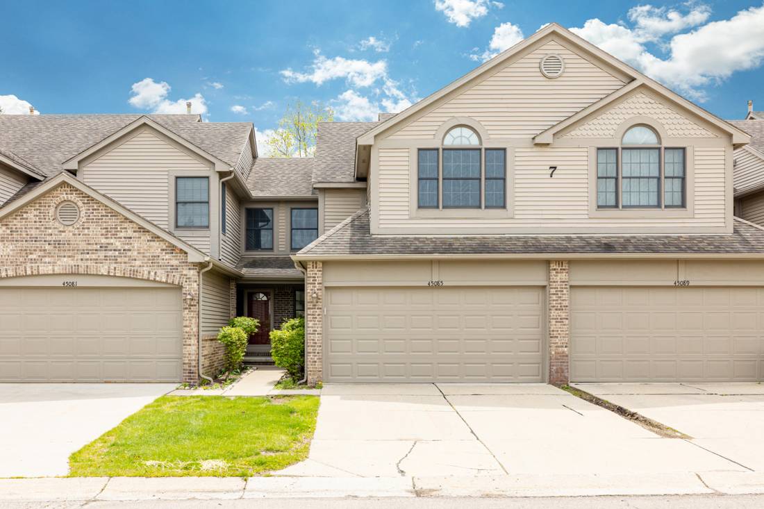 45085 Horseshoe Circle #31, Canton, MI 48187