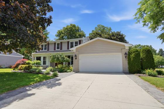 1810 Hickory Bark Lane, Bloomfield Hills, MI 48304 photo 2