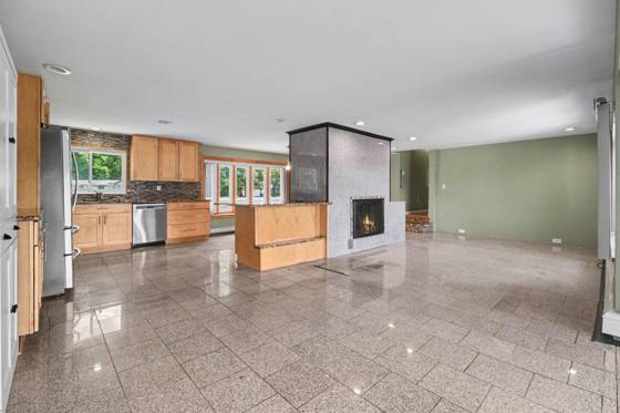 5131 Elizabeth Lake Road, Waterford, MI 48327 photo 4