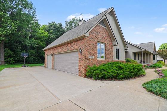 11202 Clovis Pointe Drive, South Lyon, MI 48178 photo 4
