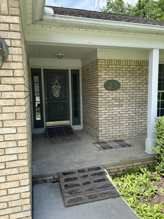 211 Whitney Drive, Rochester Hills, MI 48307 photo 3