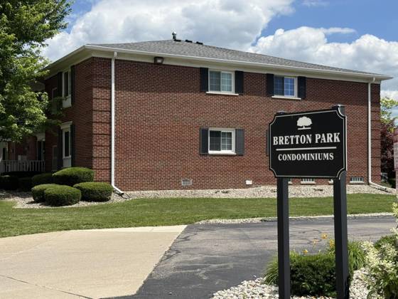1749 Monticello Street #E4, Trenton, MI 48183 photo 2