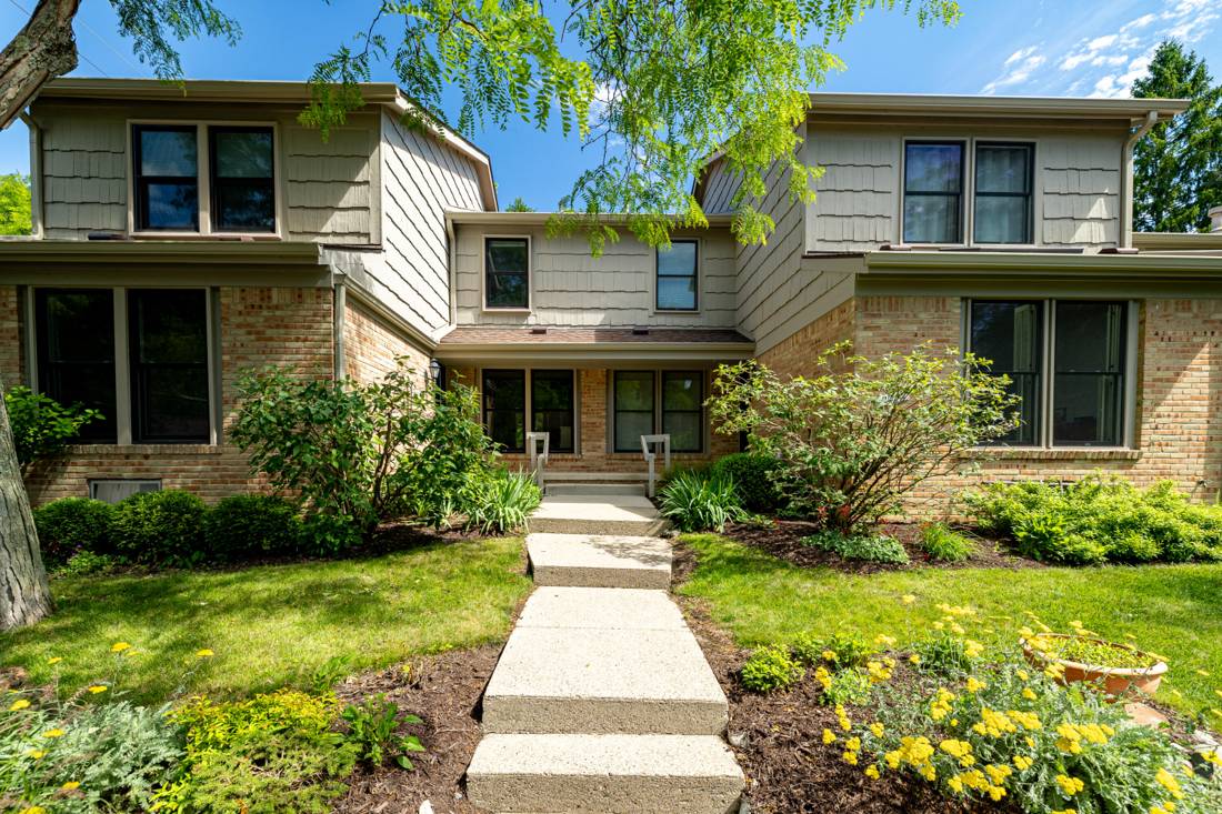 2254 Rivenoak Court #61, Ann Arbor, MI 48103