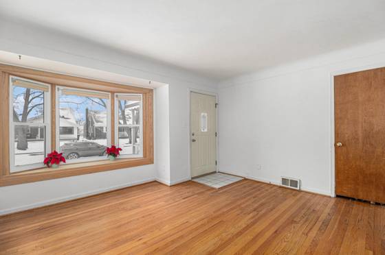 9885 Hubert Avenue, Allen Park, MI 48101 photo 3