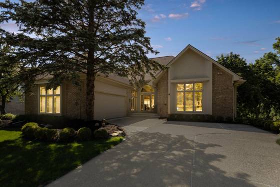 28044 Hickory Circle #11, Farmington, MI 48331 photo 2