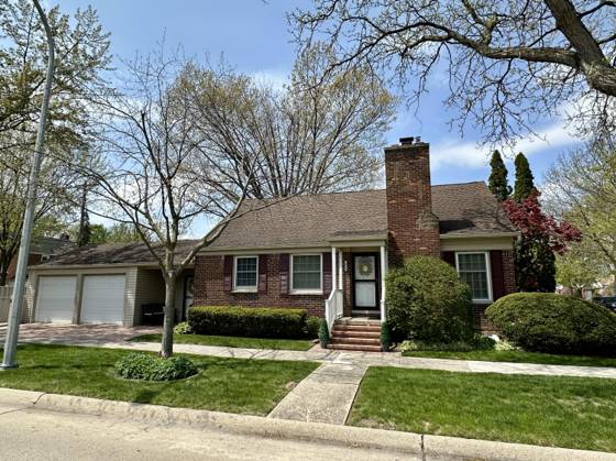 1953 Oxford Road, Grosse Pointe, MI 48236 photo 2