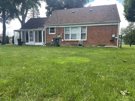 27551 Goldengate Drive W, Lathrup Village, MI 48076 photo 2