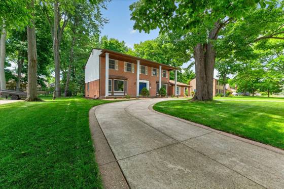8441 Sarah Lane, Grosse Ile, MI 48138 photo 2