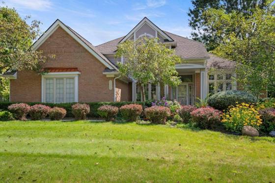 6568 Crabapple Drive, Troy, MI 48098 photo 2