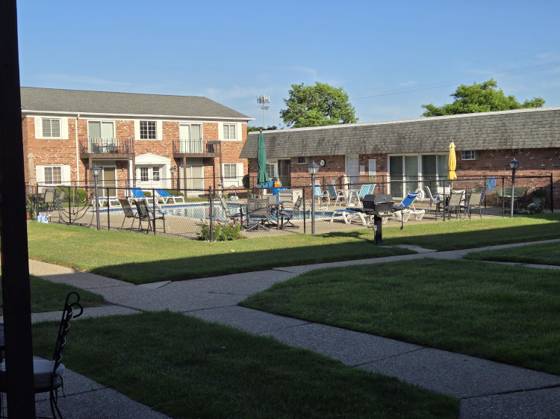 1512 Normandy Court #105, Royal Oak, MI 48073 photo 4