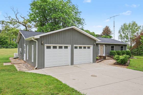 10691 Roepke Road, Chelsea, MI 48118 photo 2