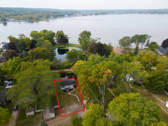 9487 Huron Street, Pinckney, MI 48169 photo 2