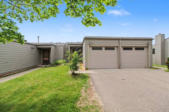 761 Skynob Drive, Ann Arbor, MI 48105 photo 2