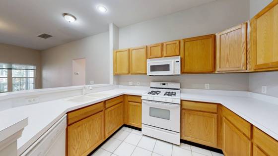 2678 S Knightsbridge Circle, Ann Arbor, MI 48105 photo 2