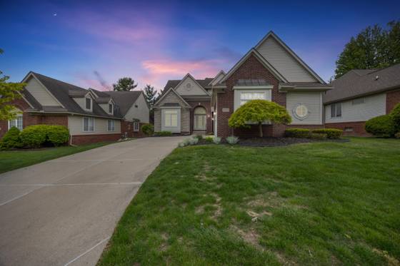22273 Abington Drive, Farmington Hills, MI 48335 photo 2
