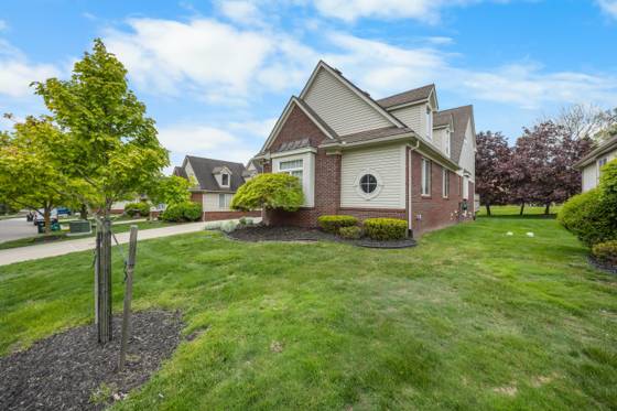 22273 Abington Drive, Farmington Hills, MI 48335 photo 3