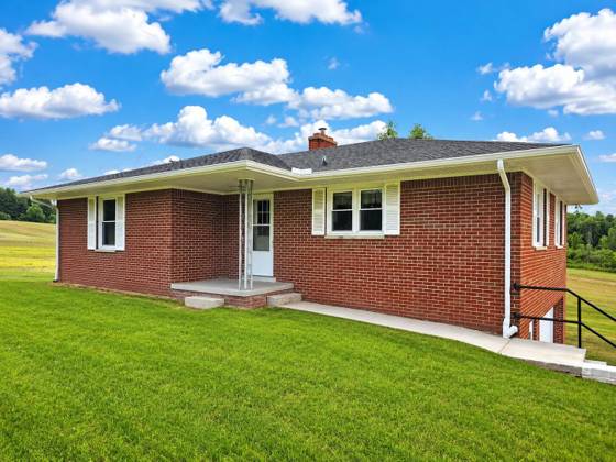 18100 English Road, Manchester, MI 48158 photo 2
