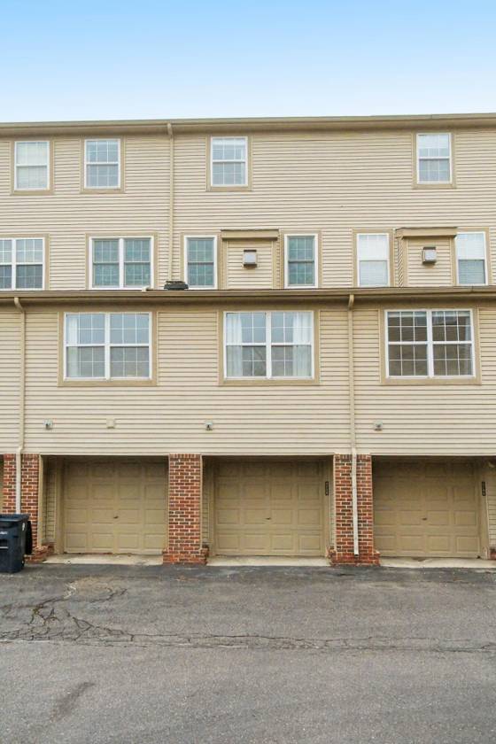 2738 Barclay Way, Ann Arbor, MI 48105 photo 5