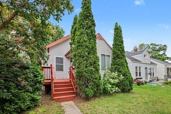536 E Oakridge Street, Ferndale, MI 48220 photo 2