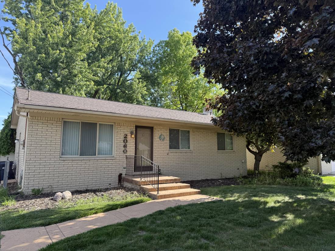 2060 Oakcrest Road, Sterling Heights, MI 48310