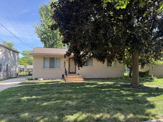 2060 Oakcrest Road, Sterling Heights, MI 48310 photo 4