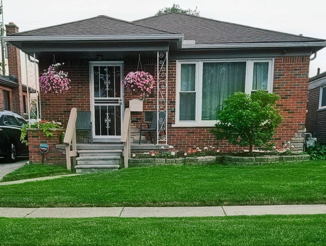 6828 Iowa Street, Detroit, MI 48212