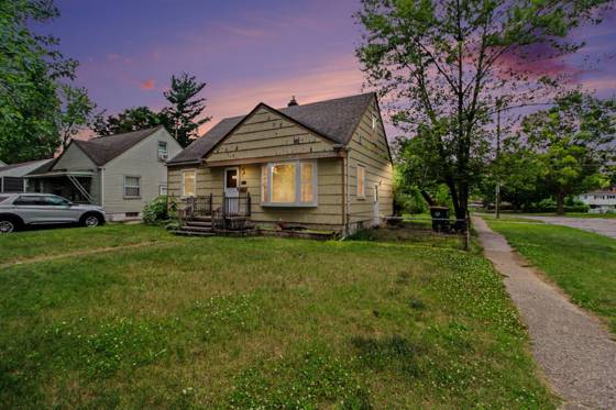 1210 Hull, Ypsilanti, MI 48198 photo 2