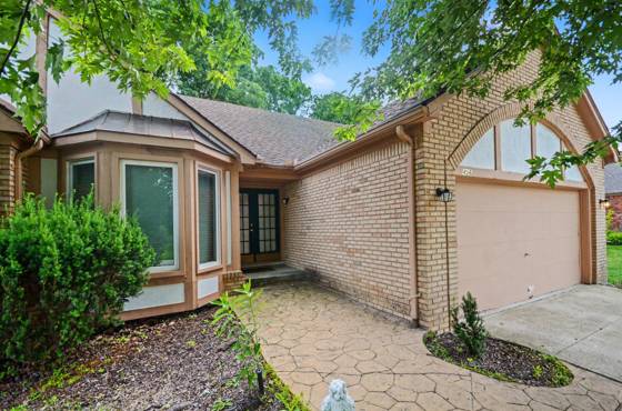 456 Essex Drive, Rochester Hills, MI 48307 photo 2