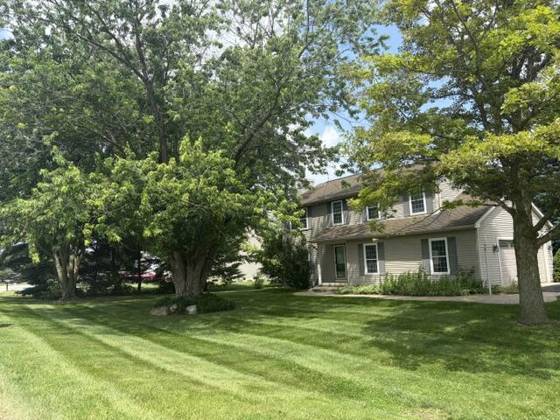 328 North Pointe Drive, Whitmore Lake, MI 48189 photo 2
