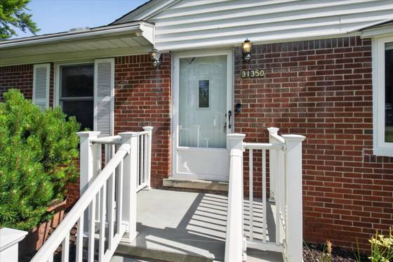 31350 Wentworth Street, Livonia, MI 48154 photo 5