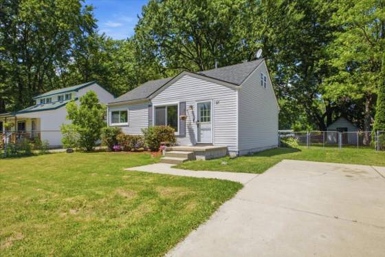 97 E Glass Road, Ortonville, MI 48462 photo 2