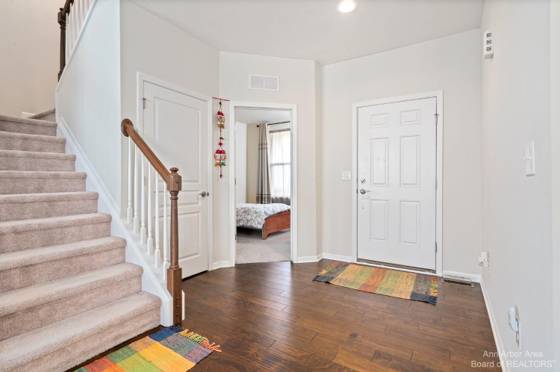 638 Holmdale Way, Ann Arbor, MI 48108 photo 2