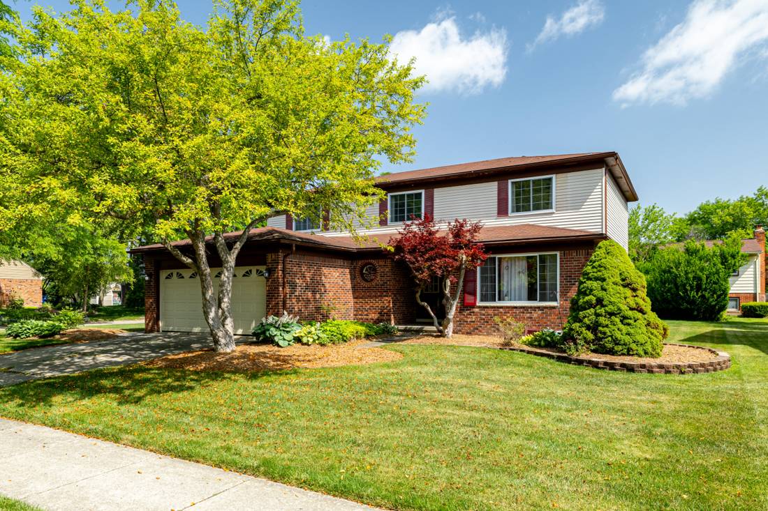45692 Holmes Drive, Canton, MI 48187