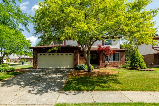 45692 Holmes Drive, Canton, MI 48187 photo 2
