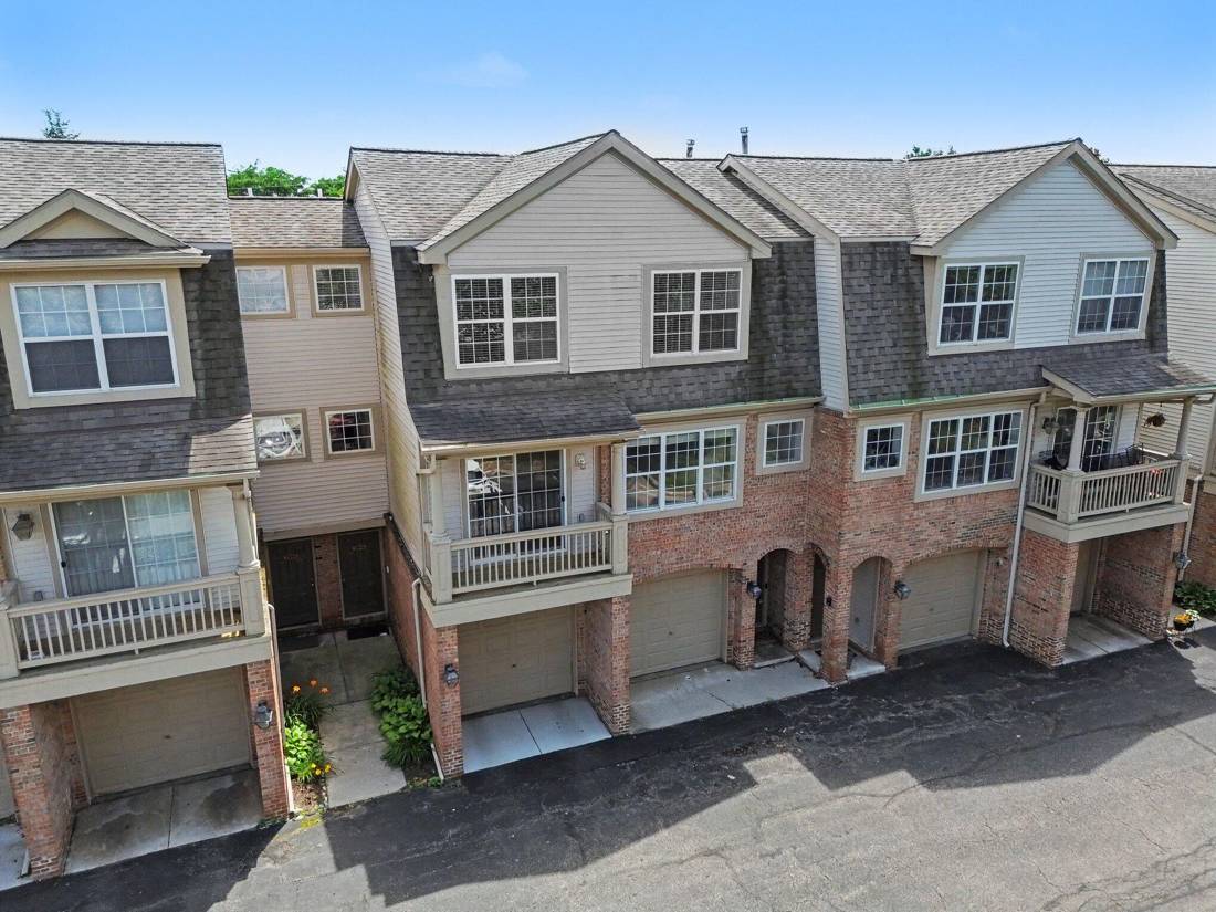 2878 Barclay Way, Ann Arbor, MI 48105