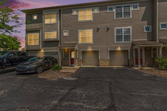 1017 Bluestem Lane, Ann Arbor, MI 48103 photo 2