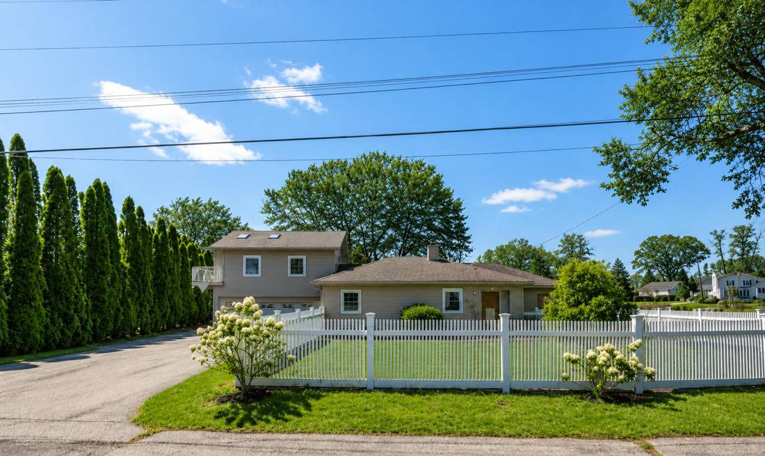 10401 Degrand Street, White Lake, MI 48386