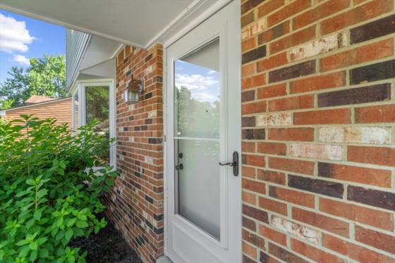 9231 Abbey Lane, Ypsilanti, MI 48198 photo 3