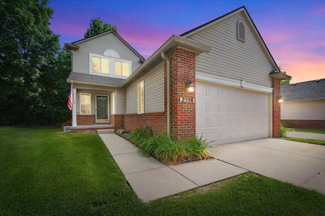 2598 Woodcliff Trail, Hartland, MI