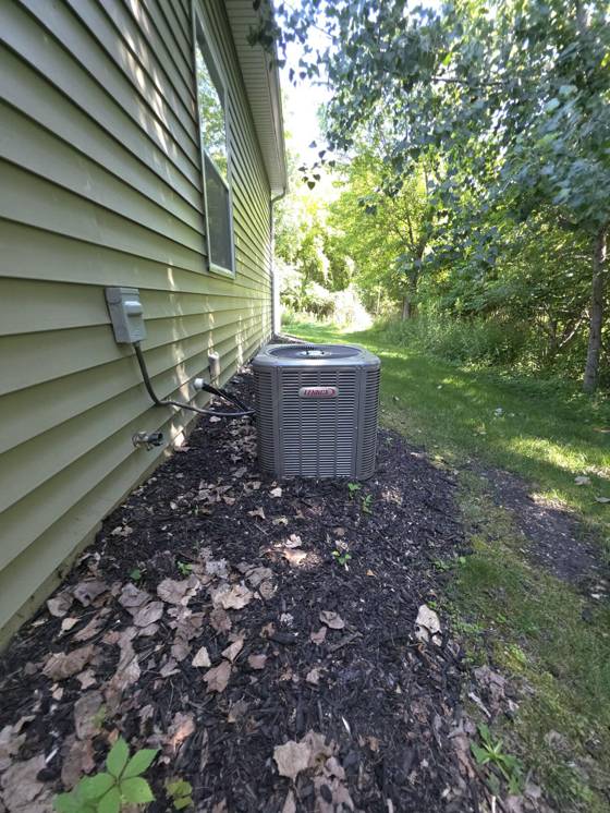 418 W Ellen Street, Fenton, MI 48430 photo 3