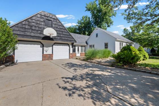 20404 Hubbard Street, Livonia, MI 48152 photo 3