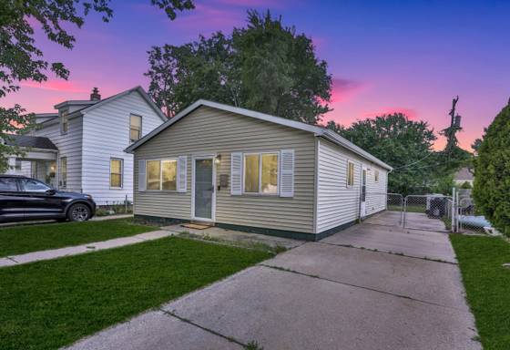 1000 E Mahan Avenue, Hazel Park, MI 48030 photo 2